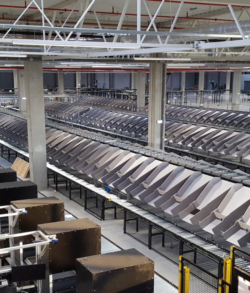 Image of Flex Throughput in a large warehouse.